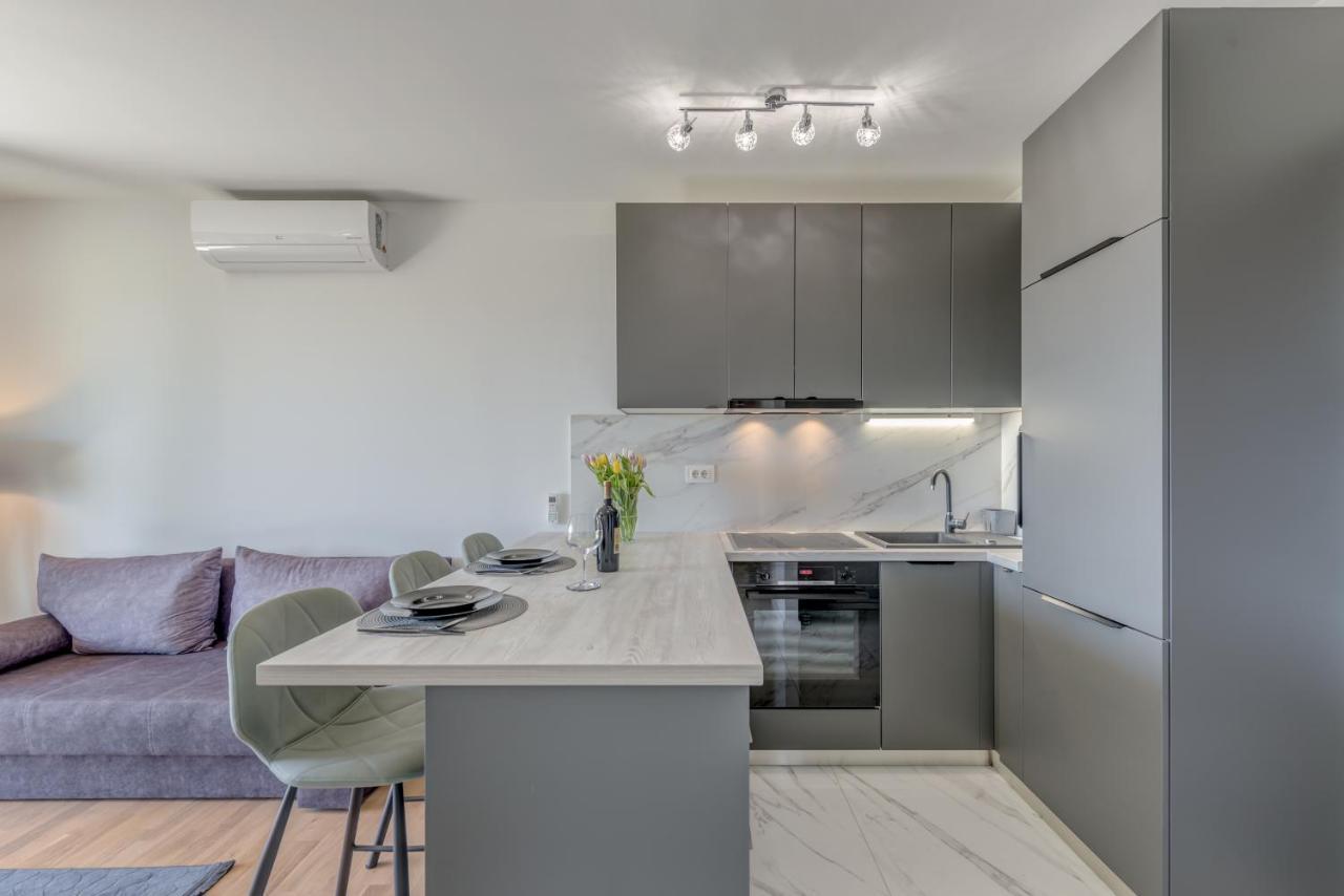 Ferienwohnung Searenity Split Exterior foto